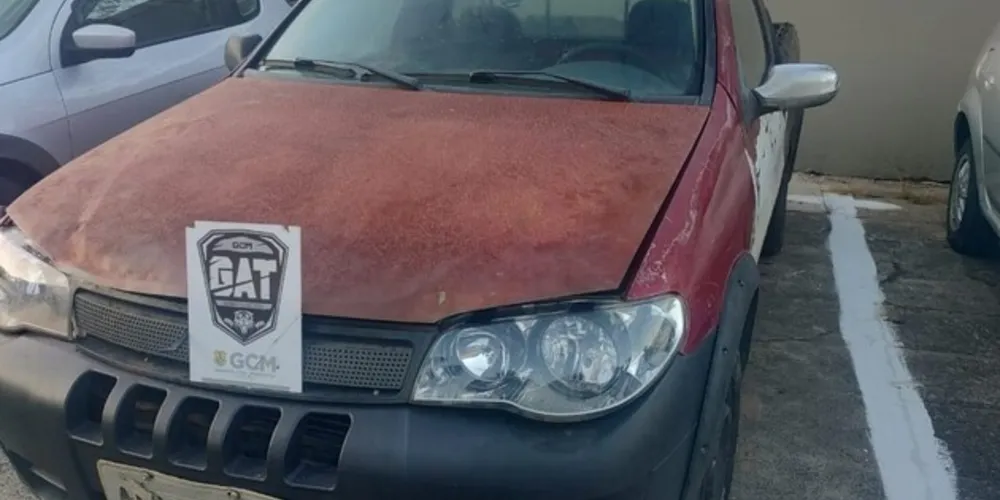 Carro foi encaminhado à 13ª Subdivisão Policial da cidade