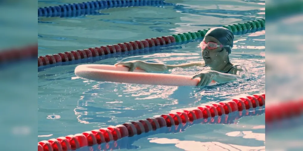 Atualmente, a piscina da Arena Multiuso realiza mais de oito mil atendimentos mensais gratuitos.