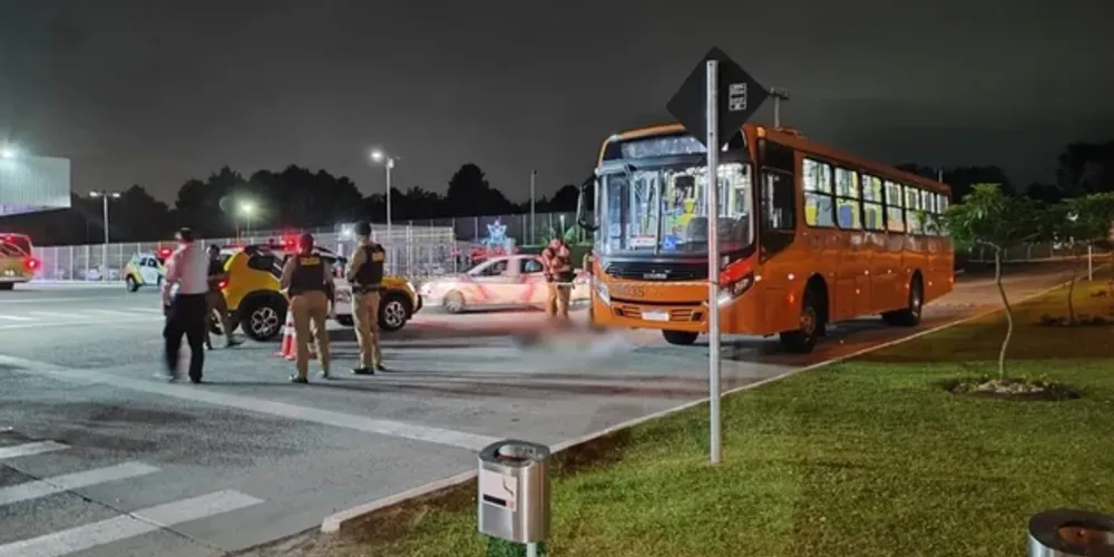 Suspeito usou um simulacro de pistola para cometer o crime