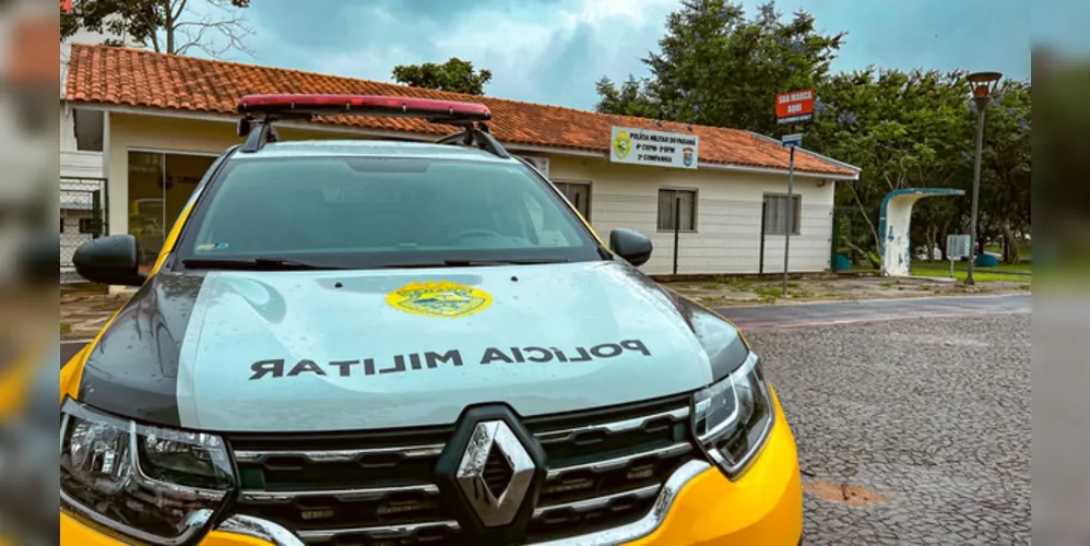 Foi possível visualizar através das câmeras de segurança, dois homens entrando na garagem e furtando a camionete