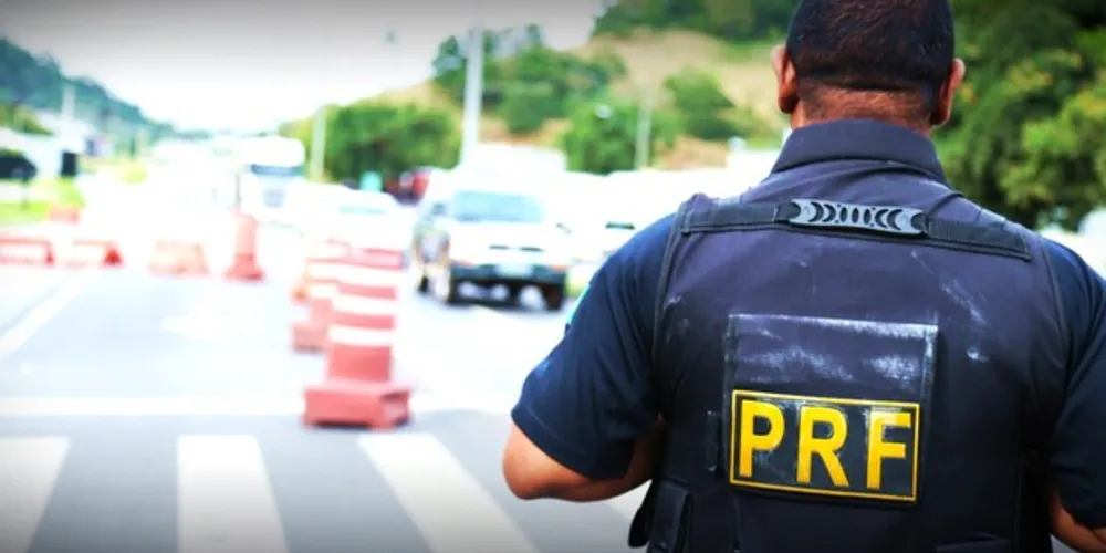 Agentes realizaram a prisão nesta segunda-feira (12)