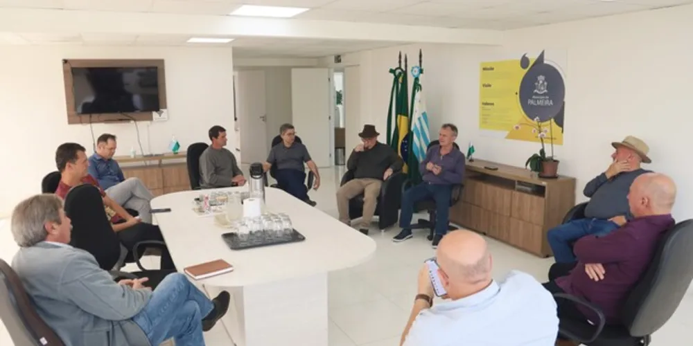 O deputado federal Toninho Wandscheer visitou a Prefeitura de Palmeira, nos Campos Gerais, na última quinta-feira (25)