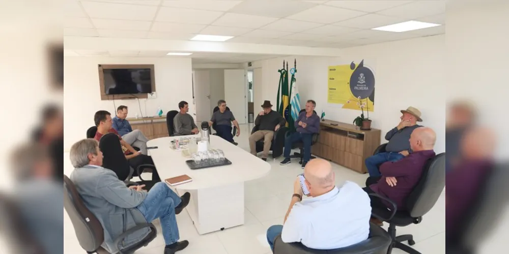 O deputado federal Toninho Wandscheer visitou a Prefeitura de Palmeira, nos Campos Gerais, na última quinta-feira (25)