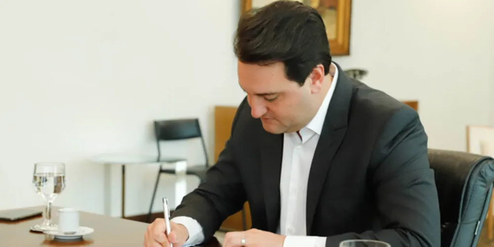 Os decretos foram assinados pelo governador Carlos Massa Ratinho Junior na terça-feira (19).