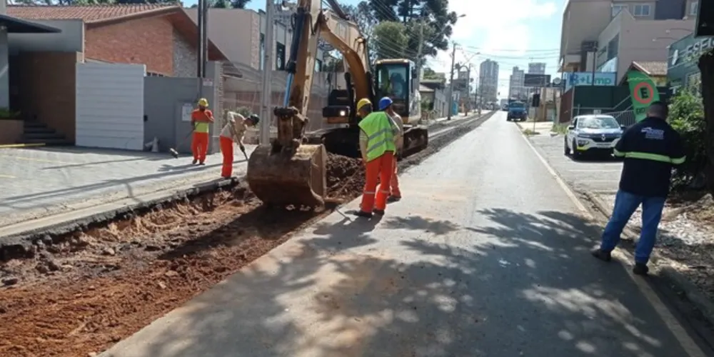 Obras estão sendo realizadas nesta quinta-feira (15)