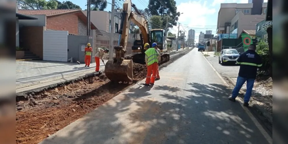 Obras estão sendo realizadas nesta quinta-feira (15)