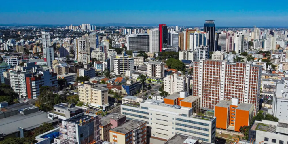 Proporção de moradores em apartamentos quase dobra no Paraná em 12 anos, aponta IBGE