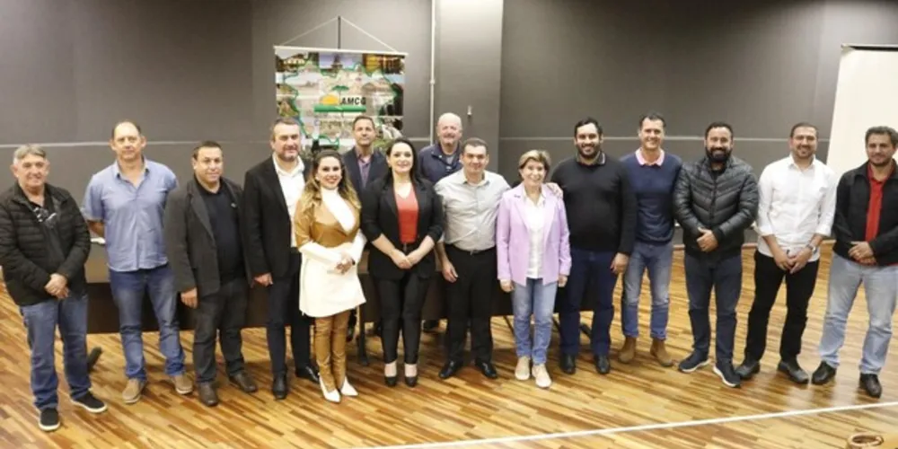 A presidente da AMCG e prefeita de Carambeí, Elisangela Pedroso, enalteceu o apoio e diálogo constante existente entre as prefeituras
