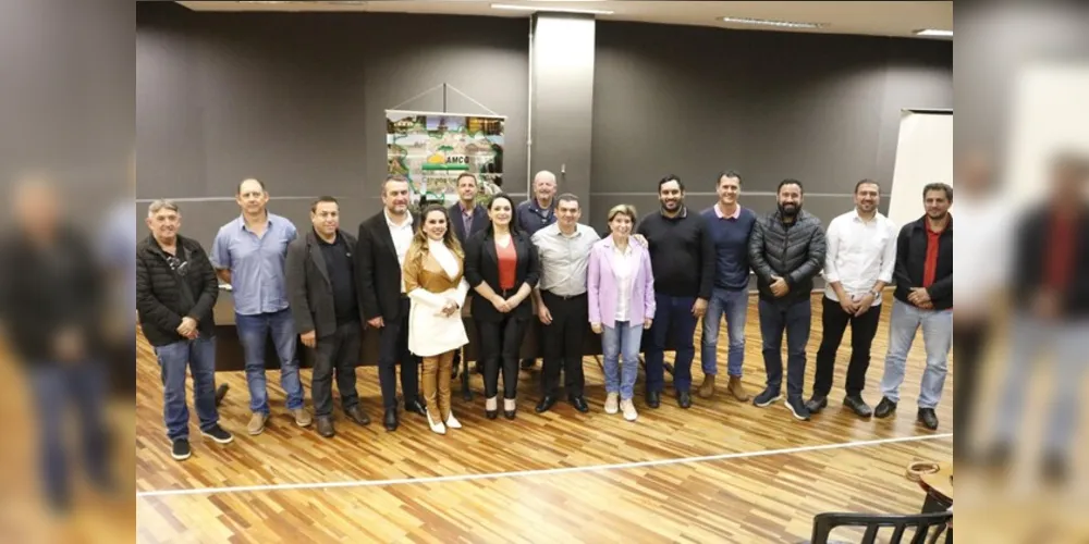 A presidente da AMCG e prefeita de Carambeí, Elisangela Pedroso, enalteceu o apoio e diálogo constante existente entre as prefeituras