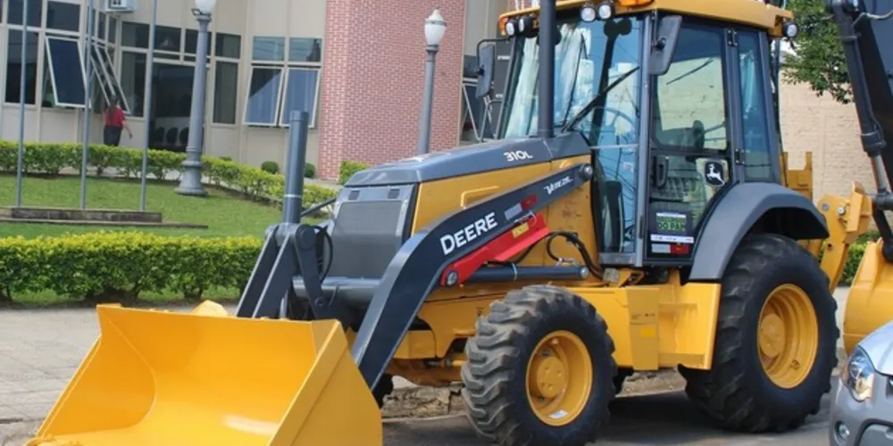 A Secretaria de Obras e Serviços Públicos da Prefeitura de Reserva, nos Campos Gerais, contará com três novos equipamentos