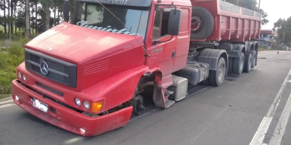 Roda de caminhão se desprendeu e atingiu carro na BR-376