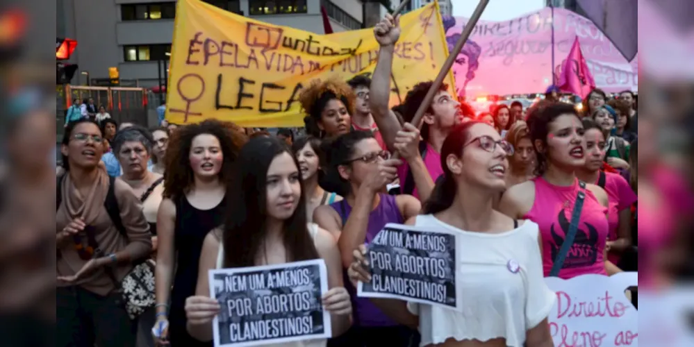 Movimentos buscam garantir o direito ao aborto legal no Brasil