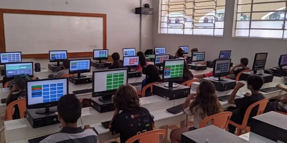 Jovens têm dezenas de cursos presenciais ou em ambientes virtuais