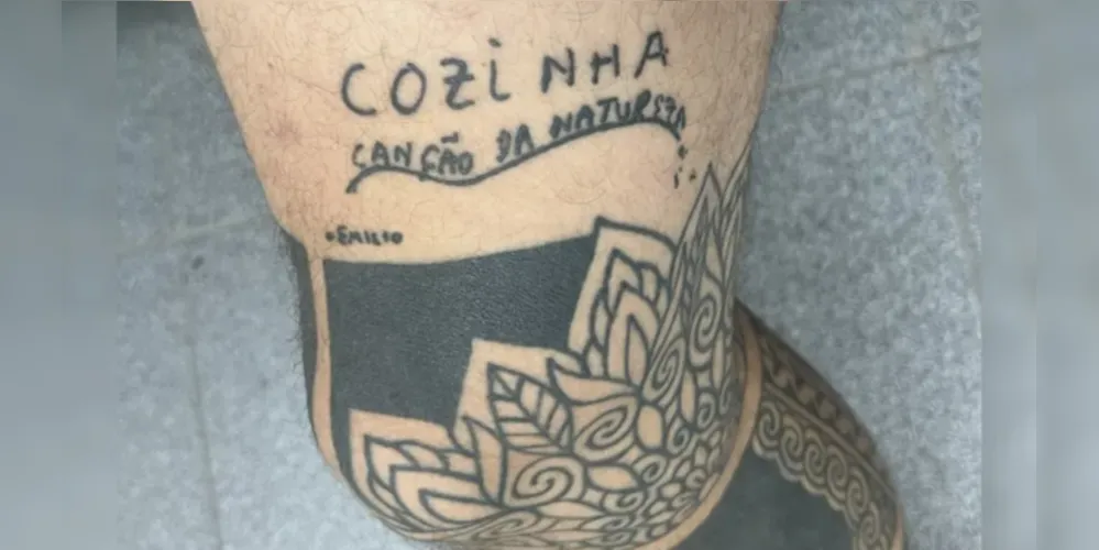 Tatuador fez uma homenagem a seu pai, Emilio Cesar