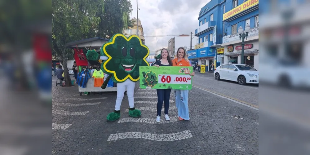 Tayane Cosmo, de 23 anos, faturou o prêmio principal da Hiper Sorte, no domingo (25)