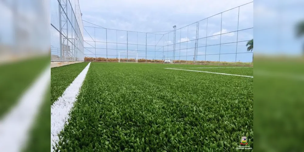 Prefeitura conclui obra de mais um campo de futebol society