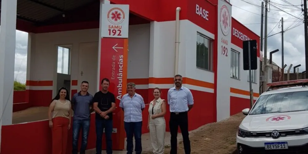 O prefeito e representantes do CimSamu visitaram a unidade da base descentralizada do Samu
