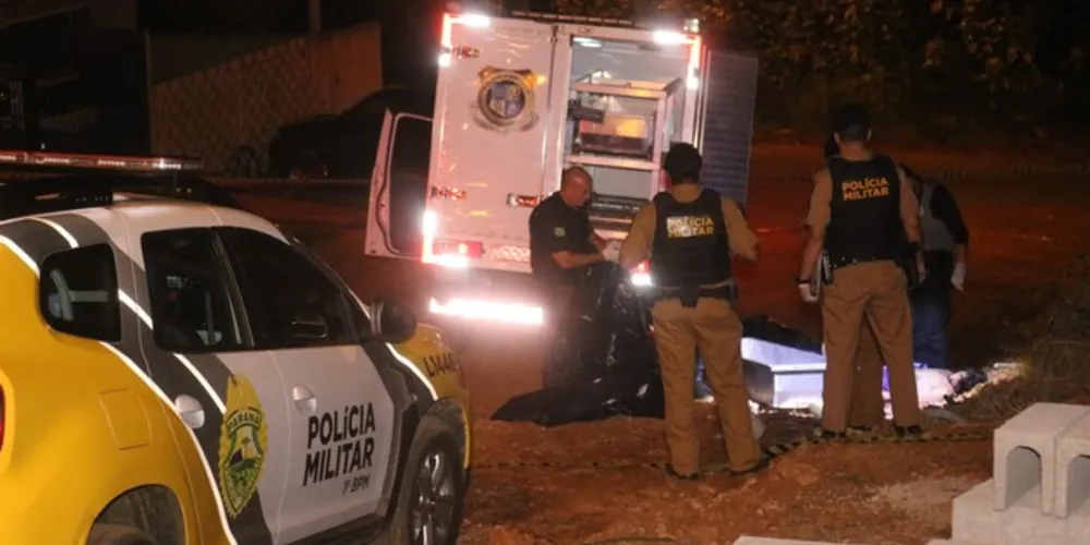 Equipes da Polícia Científica foram acionadas para realizar a perícia no local