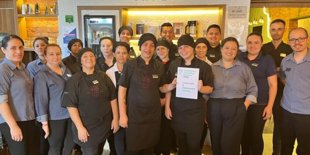 Equipe do Lumen recebe o reconhecimento com o certificado do Tripadvisor