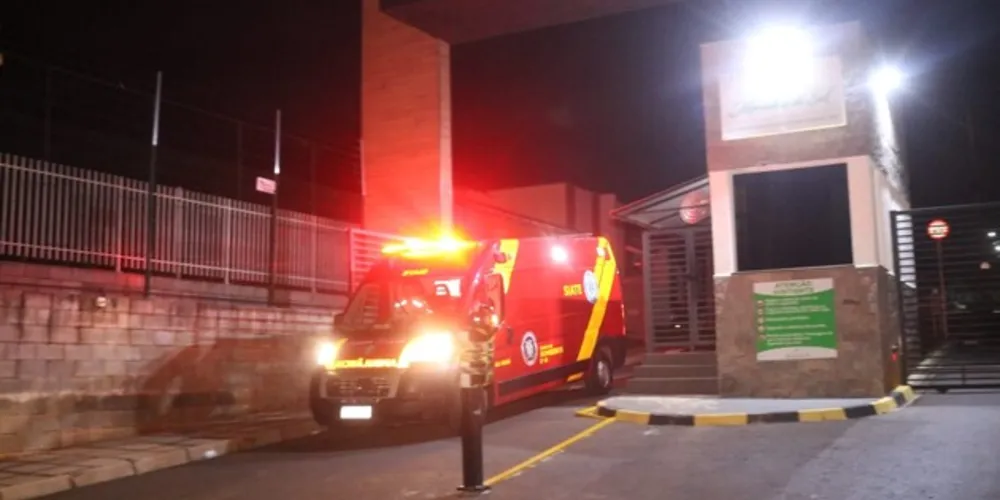 Mulher foi levada para atendimento na UPA Sant'Ana