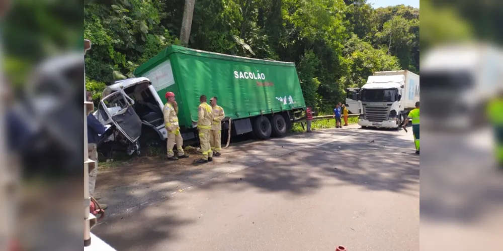 Acidente aconteceu no quilômetro 38 da BR-277, em Morretes.