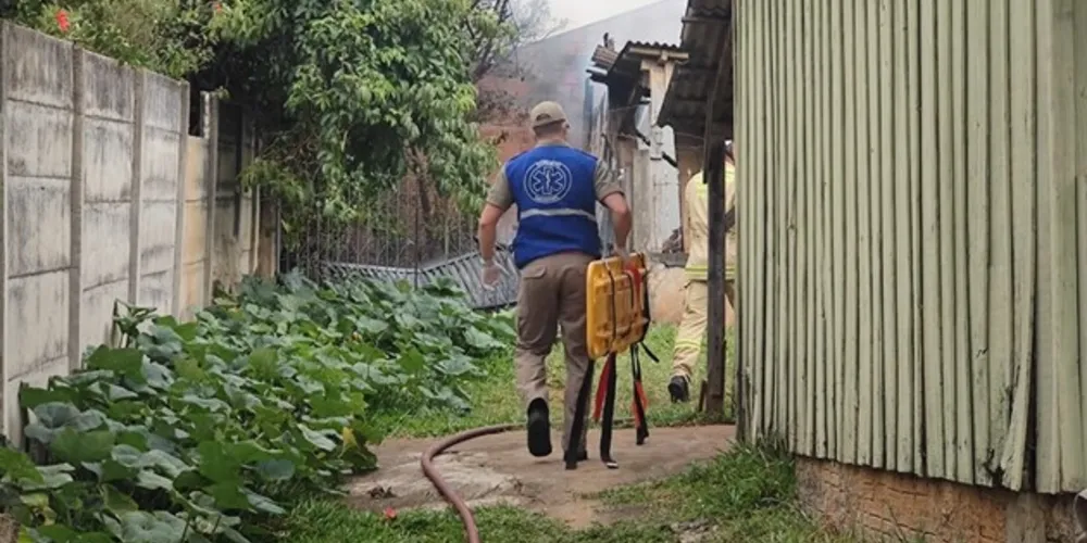 Casa fica localizada nos fundos de outra residência na rua Joanir Capri.