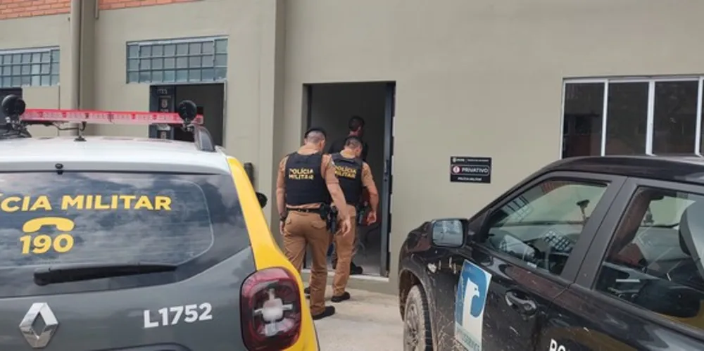 O acusado, de 38 anos, foi encaminhado para a 13ª Subdivisão Policial.