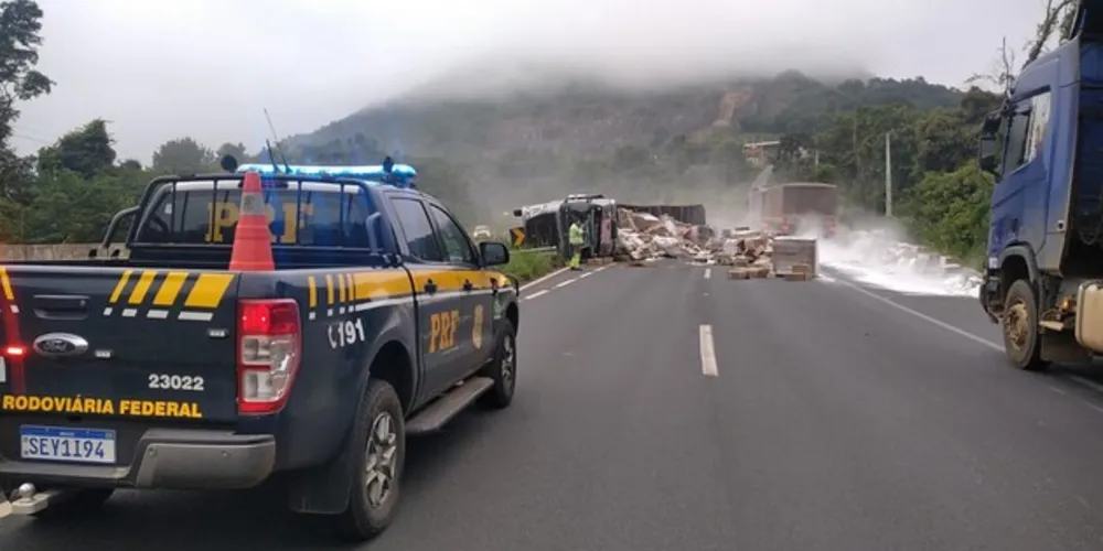 Acidente ocorreu no quilômetro 436 da BR-376, em Tibagi.