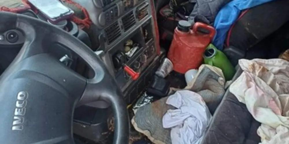 Irmão da vítima encontrou o corpo e acionou os policiais.