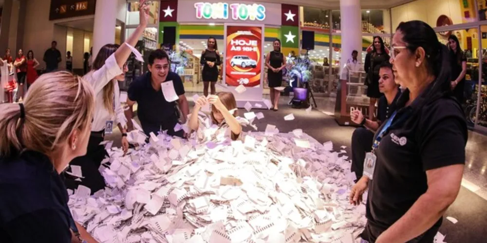 Ao todo, 128 mil cupons foram depositados na urna do Shopping, no período da Campanha Natal Palladium Ponta Grossa.