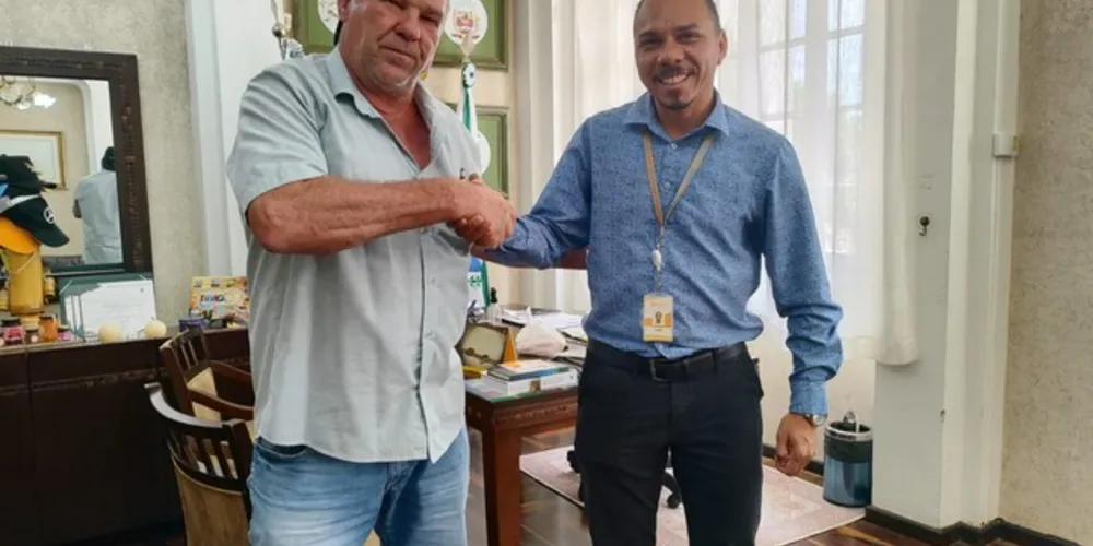 Artur Butina, recebeu a visita do gerente da Agência da Copel de Telêmaco Borba, Geraldo Jessé Pinheiro