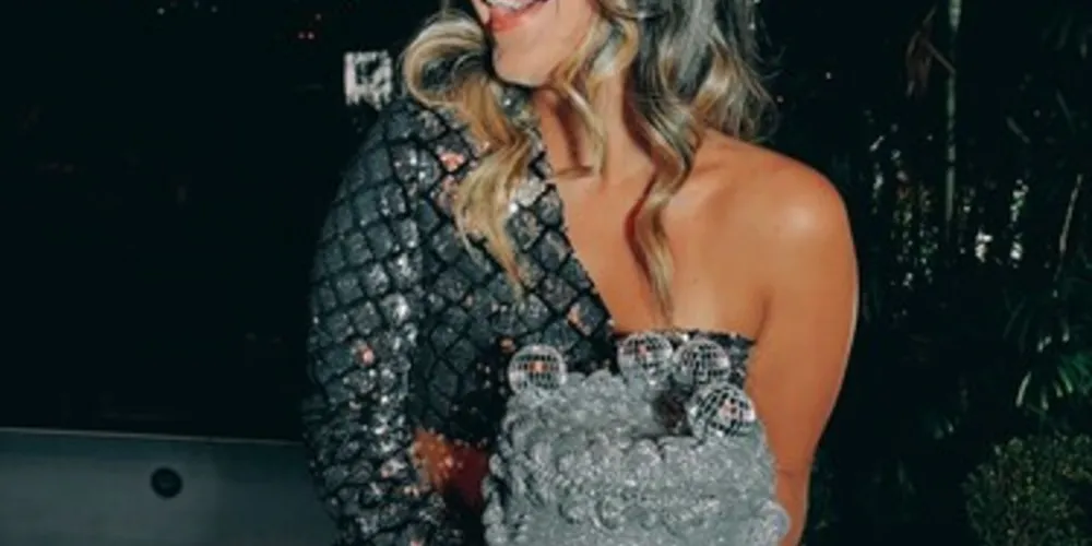 Golpistas afirmaram ter uma loja online de calçados, bolsas e acessórios e que pretendiam firmar uma parceria com a influencer.