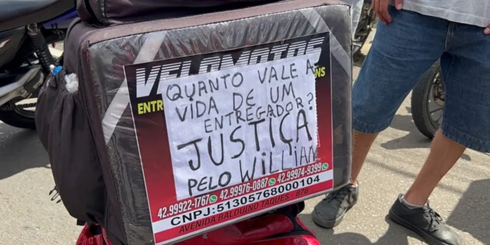 Nova manifestação pedindo justiça pela morte do jovem  Willian da Silva Carvalho foi feita na tarde desta segunda-feira (5).