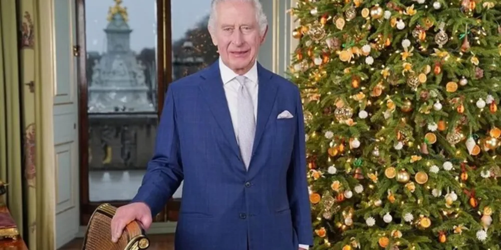 Aos 75 anos, o rei Charles III enfrenta câncer