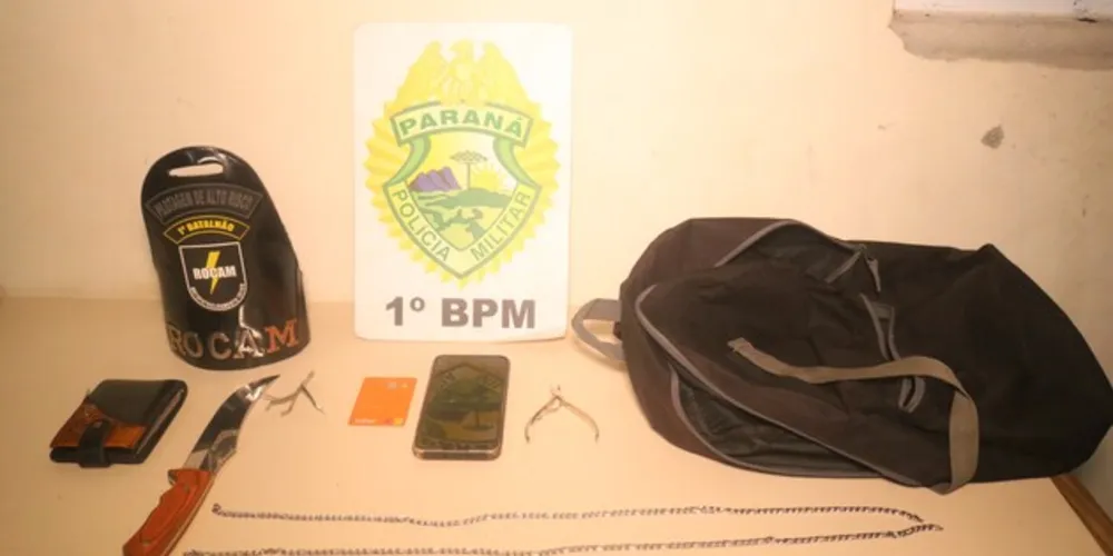 Entre os itens roubados estavam celular, carteira e corrente de prata