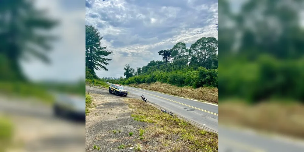 Condutora realizou uma conversão à esquerda e cruzou a pista contrária para acessar a entrada de uma propriedade particular, provocando o acidente.