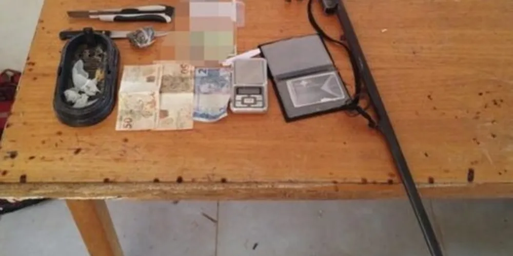 Em uma ação contínua, as equipes policiais conseguiram abordar o homem que havia fugido anteriormente