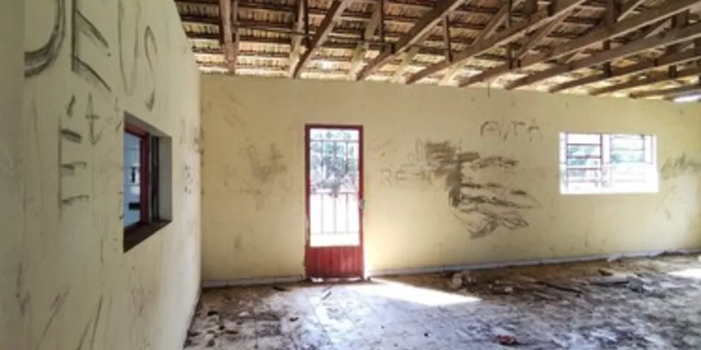 Segundo Jeferson, a situação do local está em estado decadente há pelo menos cinco anos