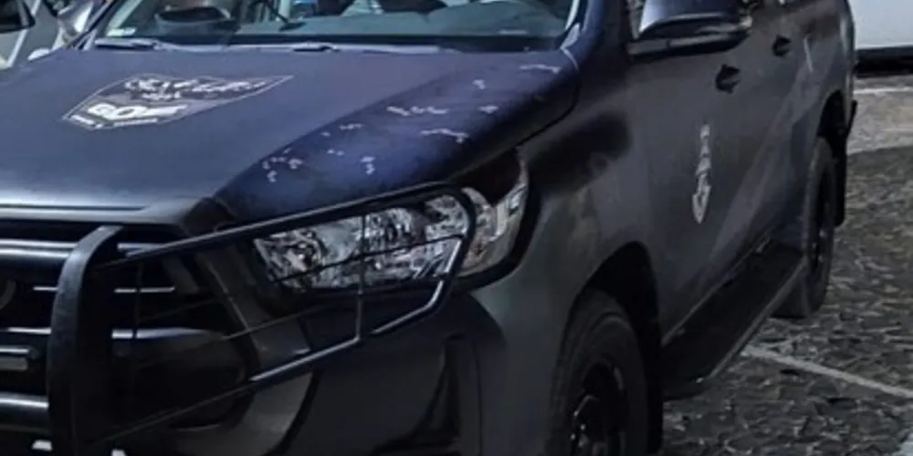 Os agentes deram voz de prisão ao homem e encaminharam o casal para 13ª Subdivisão Policial.