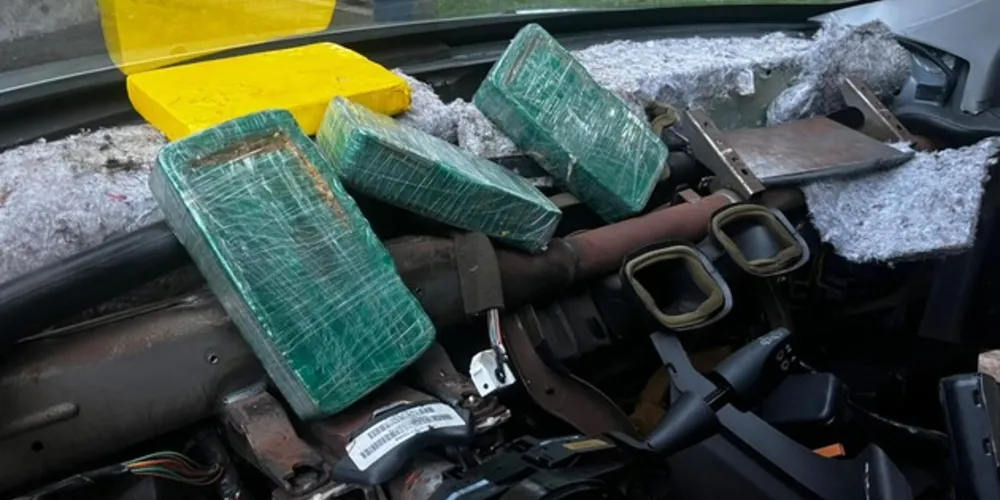 Drogas estavam em fundo falso