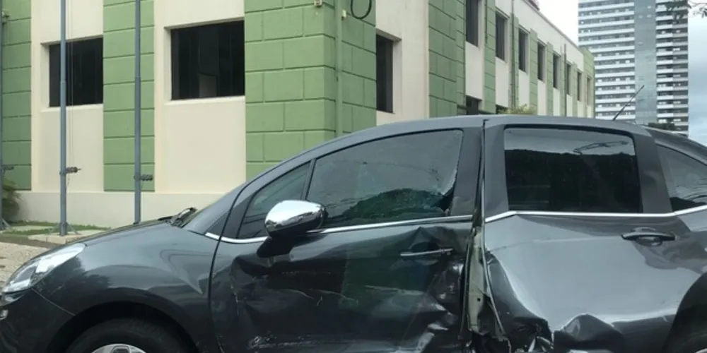 Imagem ilustrativa da imagem Acidente na 'Santana' dificulta trânsito no Centro de PG