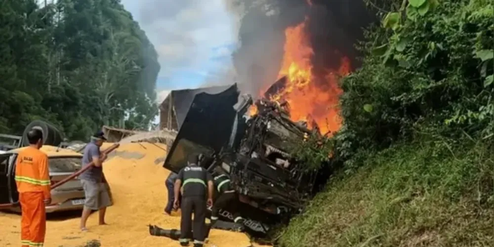 Colisão ocorreu nesta segunda-feira (22), na PR-483, em Francisco Beltrão.