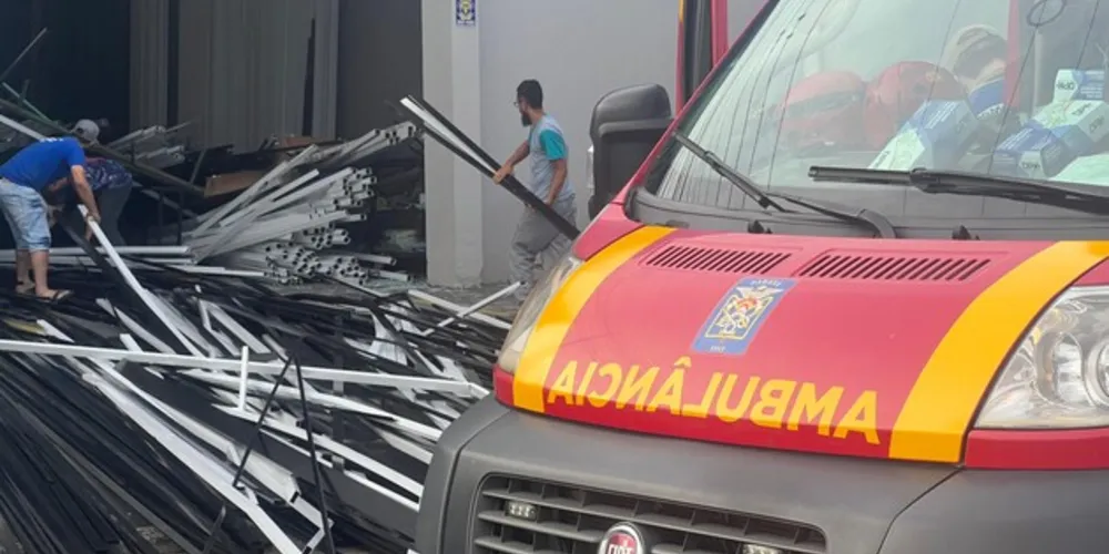 Vítima foi socorrido pelo Corpo de Bombeiros e levada ao Regional