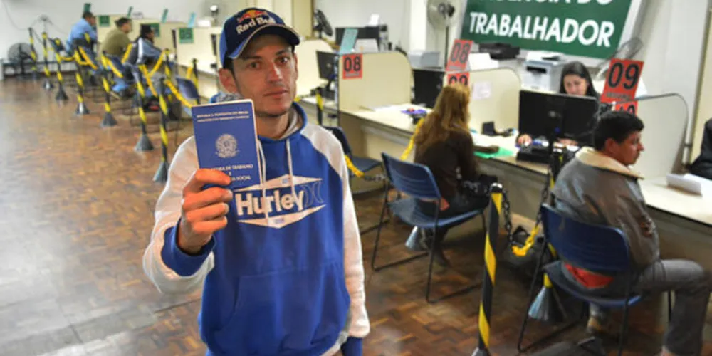 Os interessados devem comparecer na Agência do Trabalhador com documentos pessoais, currículo e laudo médico