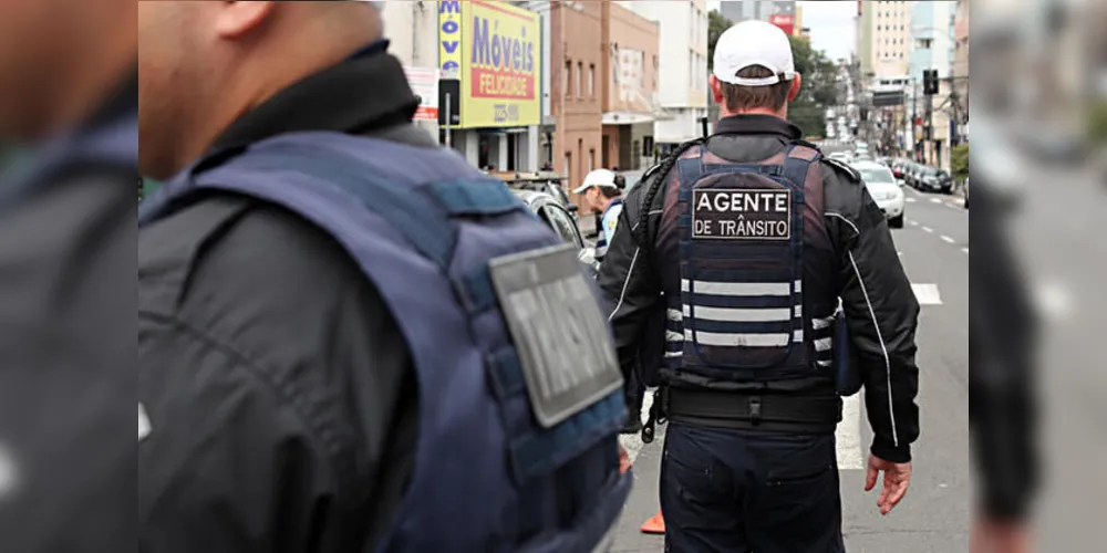 Agentes de Trânsito estão nas ruas orientando sobre as mudanças