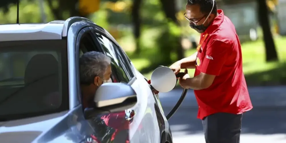 O ICMS da gasolina subirá R$ 0,15, passando de R$ 1,22 para R$ 1,37