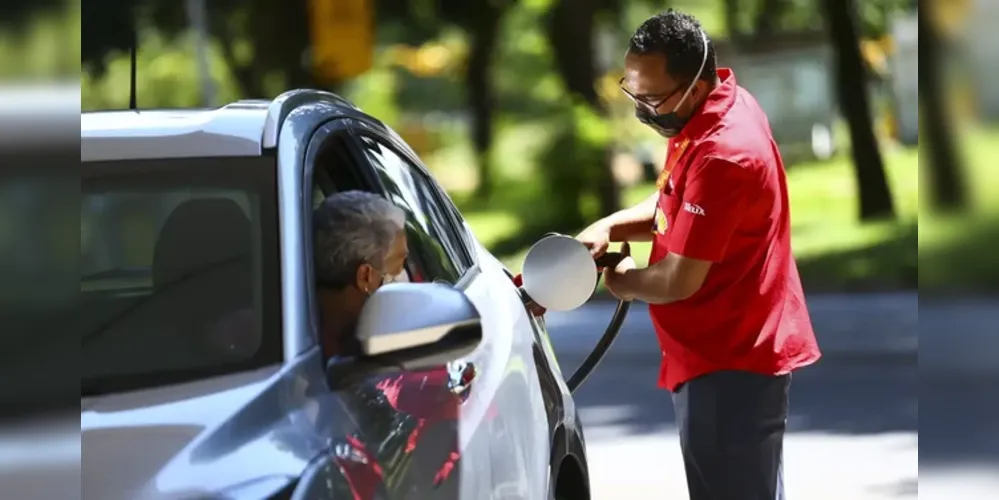 O ICMS da gasolina subirá R$ 0,15, passando de R$ 1,22 para R$ 1,37