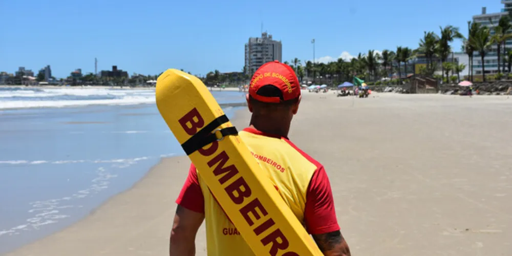 Bombeiros já salvaram mais de 1,4 mil pessoas no Litoral