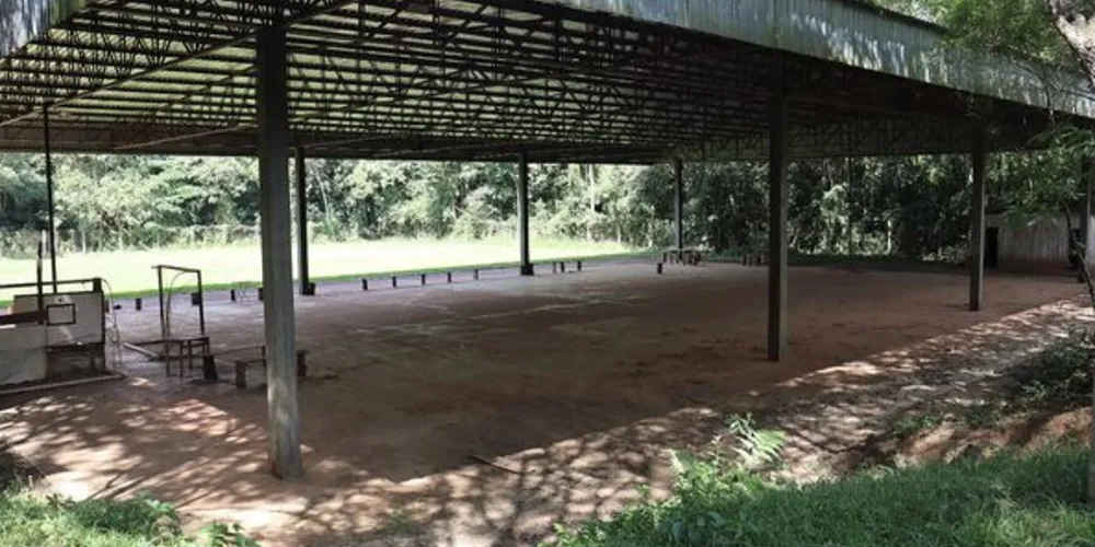 Prefeitura de Cândido de Abreu vai revitalizar a quadra esportiva do 'Três Bicos'