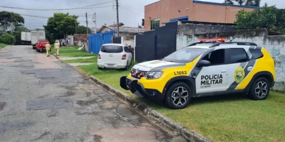 O suspeito acabou preso em flagrante após a chegada da Polícia Militar